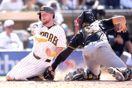 Merrill, Vásquez lead Padres over the Pirates